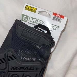 brand new with tag mechanix wear gloves.